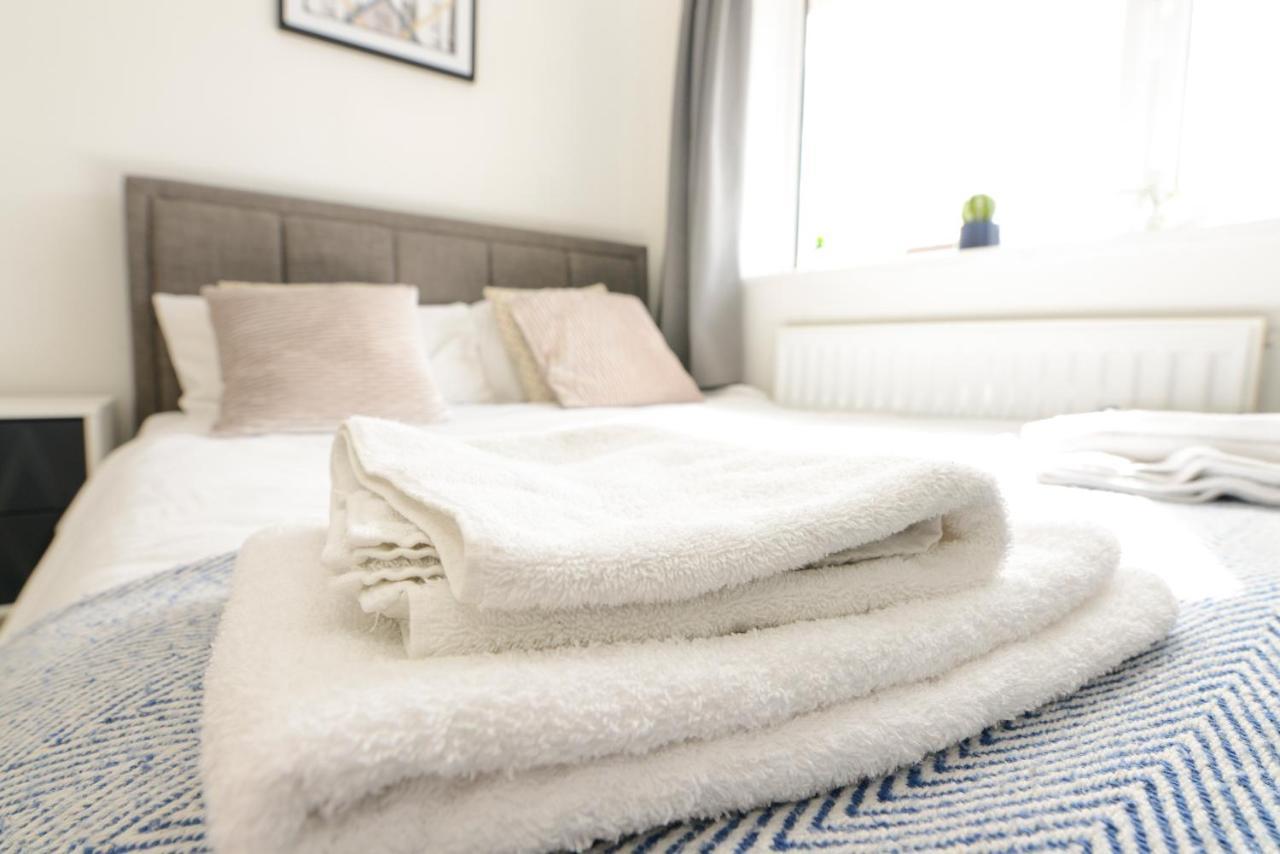 Alderton House - Spacious 3 Bed With Parking ノッティンガム エクステリア 写真