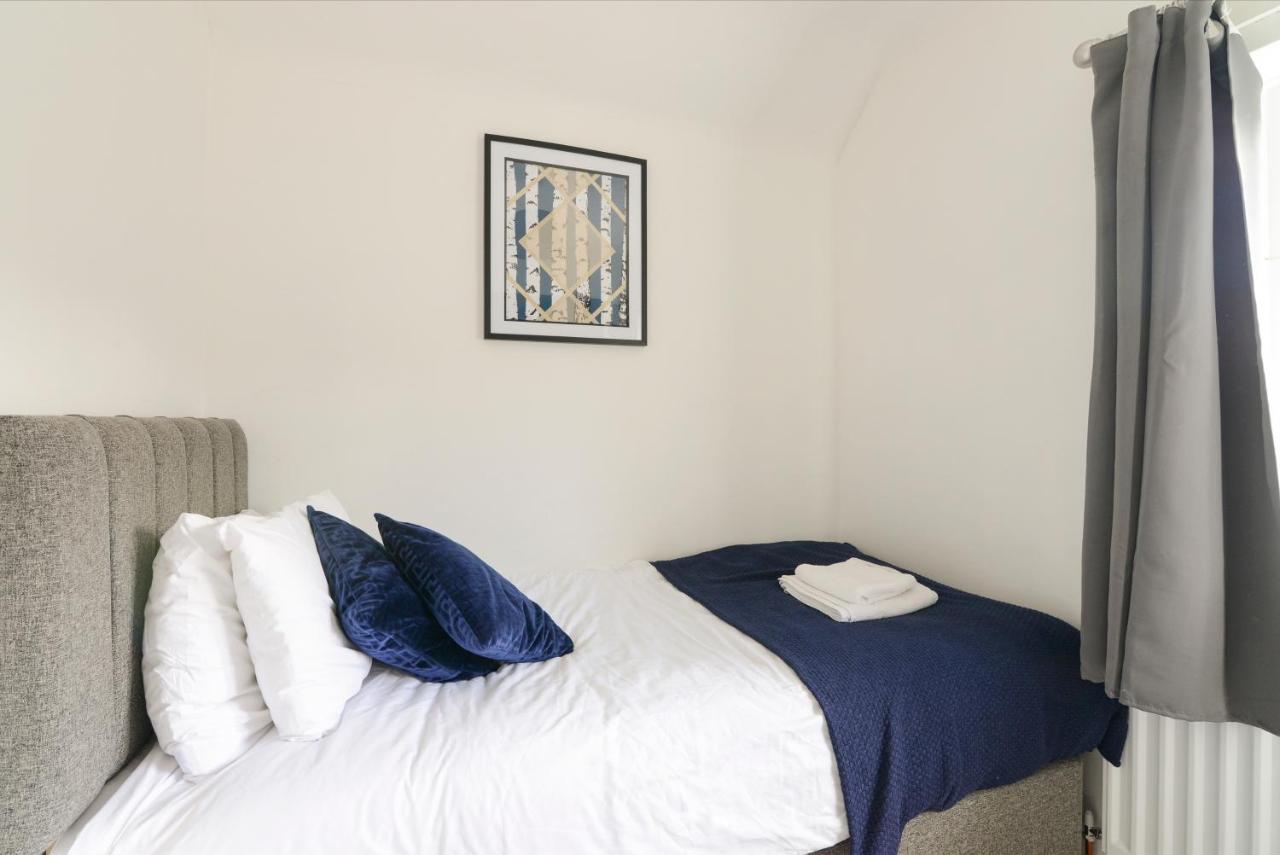 Alderton House - Spacious 3 Bed With Parking ノッティンガム エクステリア 写真